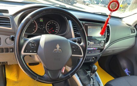Mitsubishi L200 IV рестайлинг, 2016 год, 2 550 000 рублей, 14 фотография