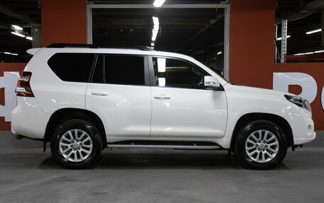 Toyota Land Cruiser Prado 150 рестайлинг 2, 2015 год, 4 298 000 рублей, 4 фотография