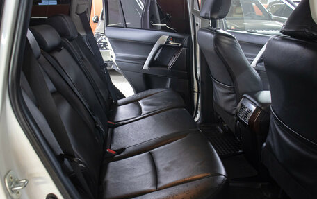 Toyota Land Cruiser Prado 150 рестайлинг 2, 2015 год, 4 298 000 рублей, 12 фотография