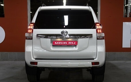 Toyota Land Cruiser Prado 150 рестайлинг 2, 2015 год, 4 298 000 рублей, 6 фотография