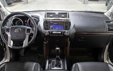 Toyota Land Cruiser Prado 150 рестайлинг 2, 2015 год, 4 298 000 рублей, 15 фотография