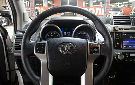 Toyota Land Cruiser Prado 150 рестайлинг 2, 2015 год, 4 298 000 рублей, 17 фотография