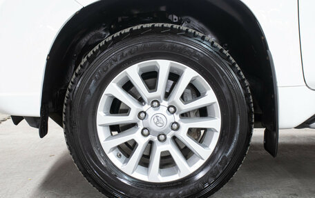 Toyota Land Cruiser Prado 150 рестайлинг 2, 2015 год, 4 298 000 рублей, 24 фотография