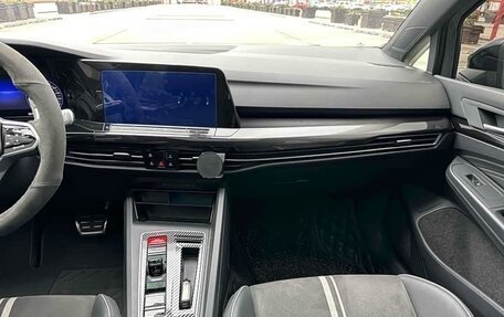 Volkswagen Golf VIII, 2021 год, 2 225 000 рублей, 18 фотография