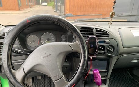 Mitsubishi Colt VI рестайлинг, 1996 год, 279 000 рублей, 6 фотография