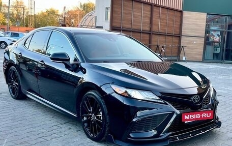 Toyota Camry, 2021 год, 3 350 000 рублей, 2 фотография