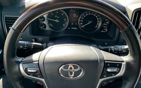 Toyota Land Cruiser 200, 2017 год, 5 900 000 рублей, 14 фотография