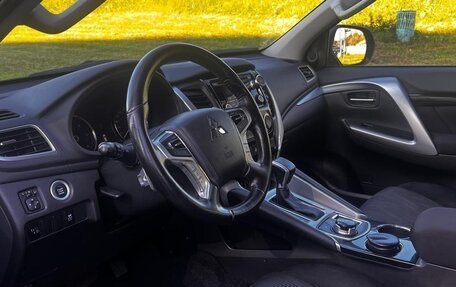 Mitsubishi Pajero Sport III рестайлинг, 2020 год, 3 300 000 рублей, 15 фотография