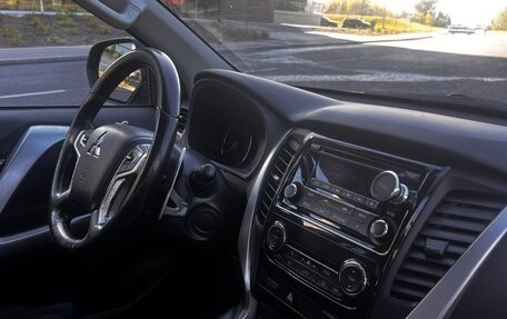 Mitsubishi Pajero Sport III рестайлинг, 2020 год, 3 300 000 рублей, 12 фотография