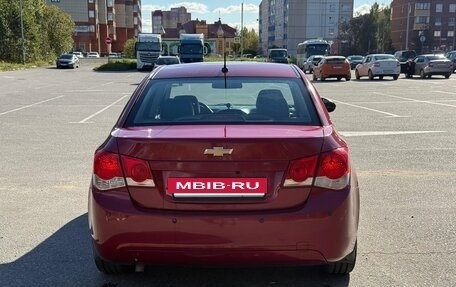 Chevrolet Cruze II, 2010 год, 590 000 рублей, 3 фотография
