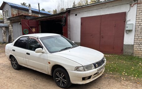 Mitsubishi Mirage VI рестайлинг, 1999 год, 200 000 рублей, 2 фотография