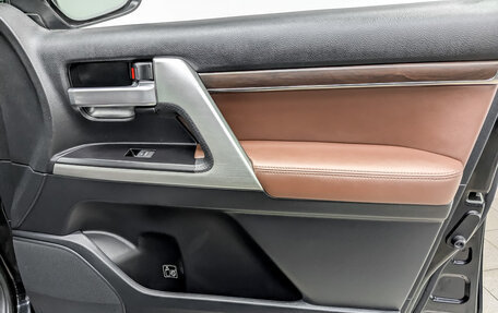 Toyota Land Cruiser 200, 2016 год, 7 345 000 рублей, 27 фотография
