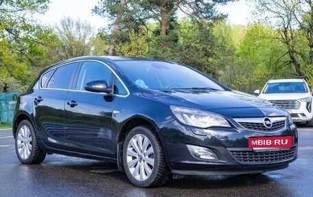 Opel Astra J, 2010 год, 600 000 рублей, 3 фотография