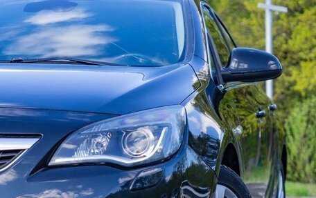 Opel Astra J, 2010 год, 600 000 рублей, 23 фотография