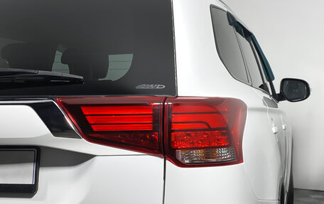 Mitsubishi Outlander III рестайлинг 3, 2015 год, 1 609 000 рублей, 9 фотография