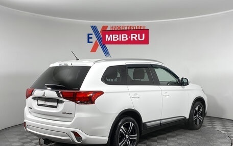 Mitsubishi Outlander III рестайлинг 3, 2015 год, 1 609 000 рублей, 4 фотография