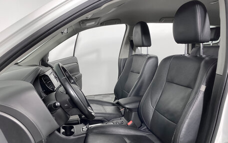Mitsubishi Outlander III рестайлинг 3, 2015 год, 1 609 000 рублей, 11 фотография