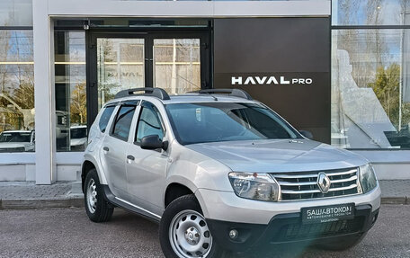 Renault Duster I рестайлинг, 2015 год, 885 000 рублей, 3 фотография