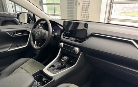 Toyota RAV4, 2025 год, 4 690 000 рублей, 10 фотография