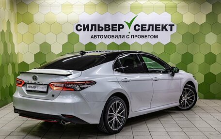 Toyota Camry, 2022 год, 3 399 000 рублей, 2 фотография
