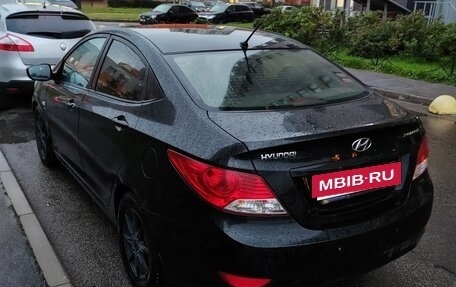 Hyundai Solaris II рестайлинг, 2011 год, 730 000 рублей, 3 фотография