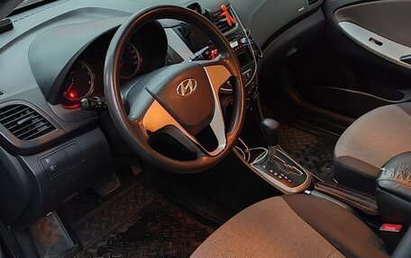Hyundai Solaris II рестайлинг, 2011 год, 730 000 рублей, 11 фотография