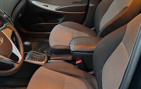 Hyundai Solaris II рестайлинг, 2011 год, 730 000 рублей, 12 фотография