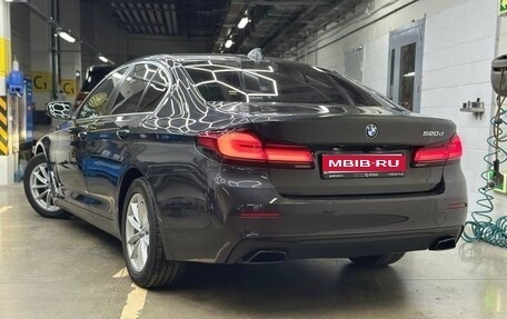 BMW 5 серия, 2021 год, 3 350 000 рублей, 1 фотография