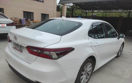Toyota Camry, 2022 год, 2 500 000 рублей, 4 фотография