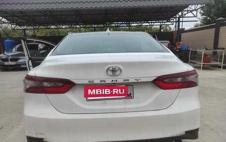 Toyota Camry, 2022 год, 2 500 000 рублей, 2 фотография