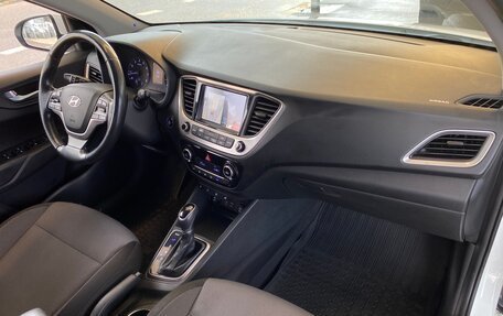 Hyundai Solaris II рестайлинг, 2017 год, 1 036 000 рублей, 13 фотография