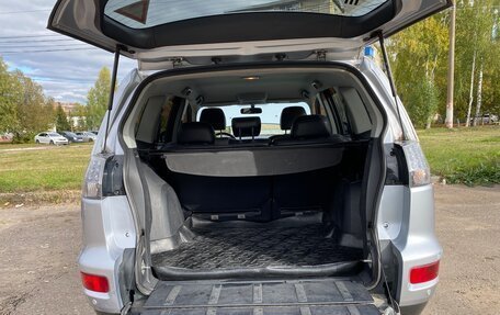 Mitsubishi Outlander III рестайлинг 3, 2011 год, 1 500 000 рублей, 16 фотография