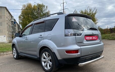 Mitsubishi Outlander III рестайлинг 3, 2011 год, 1 500 000 рублей, 7 фотография