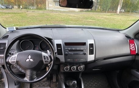 Mitsubishi Outlander III рестайлинг 3, 2011 год, 1 500 000 рублей, 9 фотография