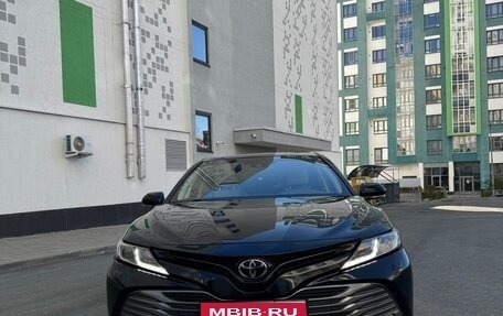 Toyota Camry, 2018 год, 2 200 000 рублей, 1 фотография