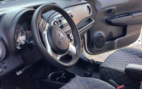 Toyota Yaris III рестайлинг, 2012 год, 800 000 рублей, 4 фотография