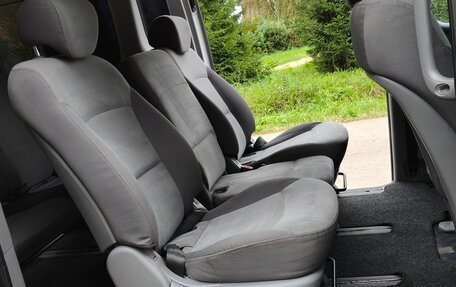 Hyundai H-1 II рестайлинг, 2010 год, 1 720 000 рублей, 7 фотография