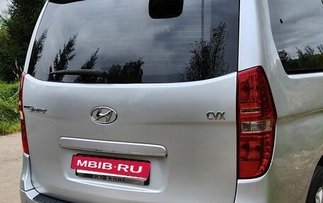 Hyundai H-1 II рестайлинг, 2010 год, 1 720 000 рублей, 3 фотография