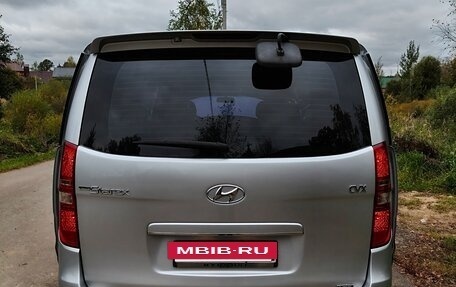 Hyundai H-1 II рестайлинг, 2010 год, 1 720 000 рублей, 5 фотография