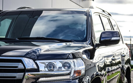 Toyota Land Cruiser 200, 2018 год, 6 349 898 рублей, 2 фотография