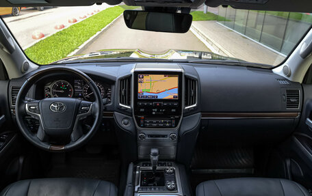 Toyota Land Cruiser 200, 2018 год, 6 349 898 рублей, 10 фотография