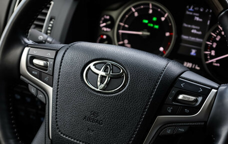 Toyota Land Cruiser 200, 2018 год, 6 349 898 рублей, 12 фотография