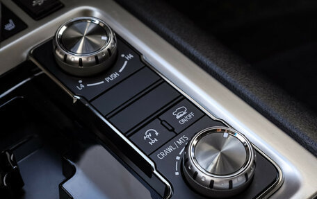 Toyota Land Cruiser 200, 2018 год, 6 349 898 рублей, 30 фотография
