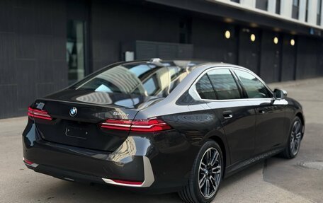 BMW 5 серия, 2024 год, 7 899 999 рублей, 6 фотография