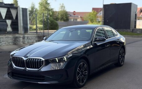 BMW 5 серия, 2024 год, 7 899 999 рублей, 3 фотография