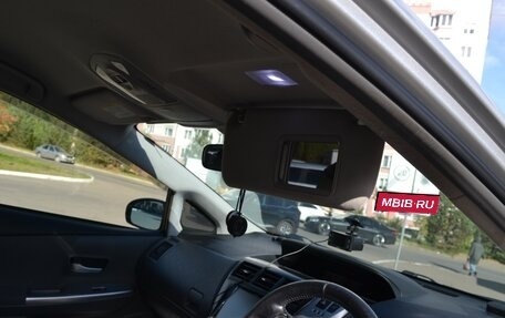 Toyota Prius Alpha I (ZVW40/41), 2013 год, 1 300 000 рублей, 16 фотография