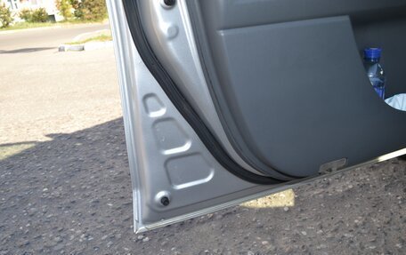 Toyota Prius Alpha I (ZVW40/41), 2013 год, 1 300 000 рублей, 26 фотография