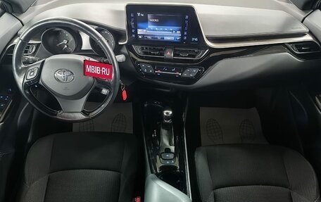 Toyota C-HR I рестайлинг, 2018 год, 2 099 000 рублей, 9 фотография