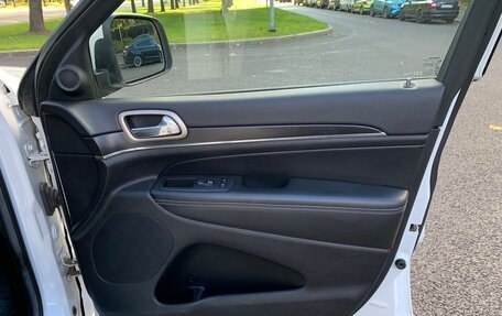 Jeep Grand Cherokee, 2013 год, 2 700 000 рублей, 13 фотография