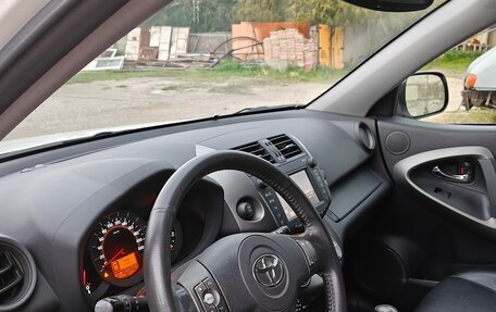 Toyota RAV4, 2011 год, 1 900 000 рублей, 1 фотография